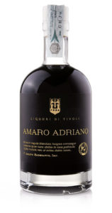 Amaro Adriano - Liquori di Tivoli - Liquore dedicato ad un mito della storia Dell’antica Roma, personaggio di grande spessore, forza e sensibilità che ha lasciato nella Villa Adriana, i segni della sua grandezza artistica, nota e apprezzata in tutto il mondo: Publio Elio Adriano. In un certo modo il nostro amaro gli somiglia: da un lato dolce come i toni del melangolo (Citrus vulgaris), dall’altro forte e molto alcolico, quindi dominante. - Liquore dedicato ad un mito della storia Dell’antica Roma, personaggio di grande spessore, forza e sensibilità che ha lasciato nella Villa Adriana, i segni della sua grandezza artistica, nota e apprezzata in tutto il mondo: Publio Elio Adriano. In un certo modo il nostro amaro gli somiglia: da un lato dolce come i toni del melangolo (Citrus vulgaris), dall’altro forte e molto alcolico, quindi dominante.